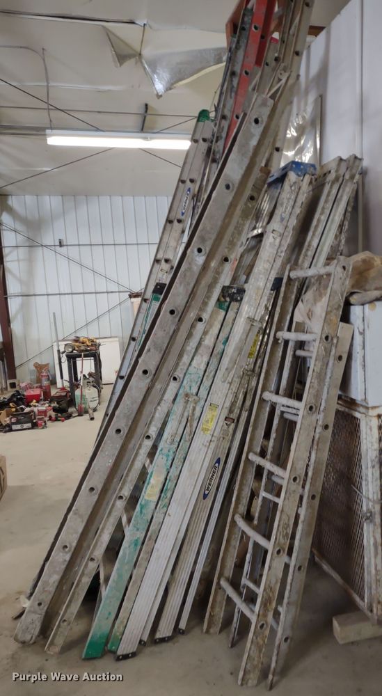 image for item JJ9995 Approximately 14 ladders