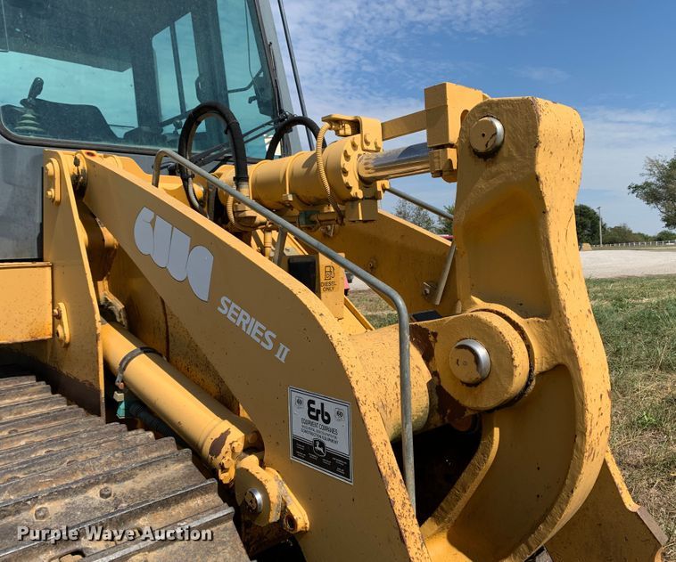 image for item JW9406 2004 John Deere 655C Series II  track loader