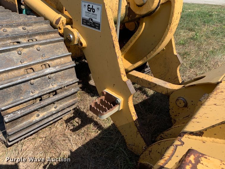 image for item JW9406 2004 John Deere 655C Series II  track loader