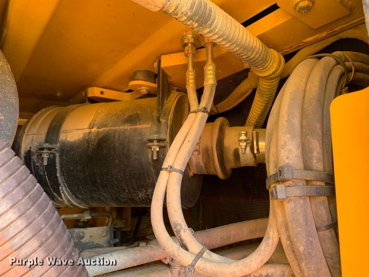 image for item JW9406 2004 John Deere 655C Series II  track loader