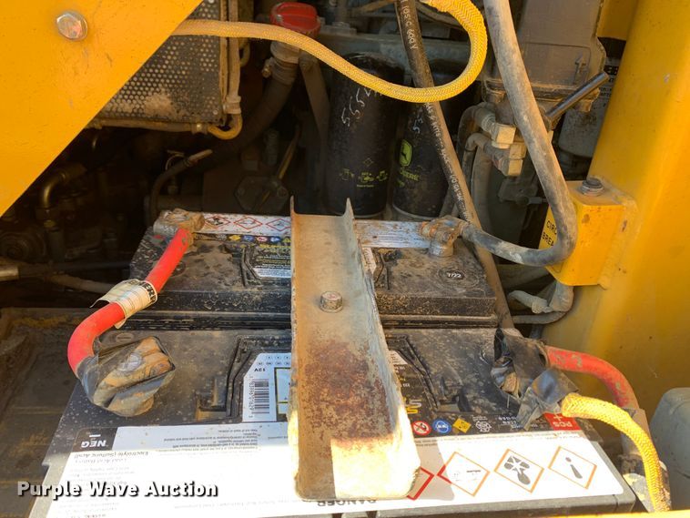 image for item JW9406 2004 John Deere 655C Series II  track loader