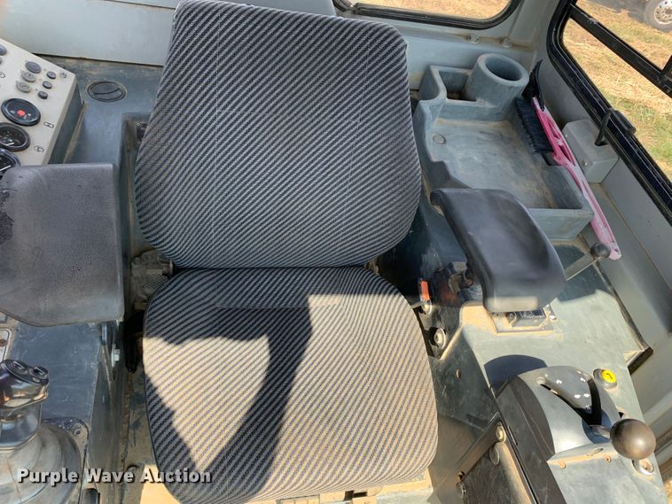 image for item JW9406 2004 John Deere 655C Series II  track loader