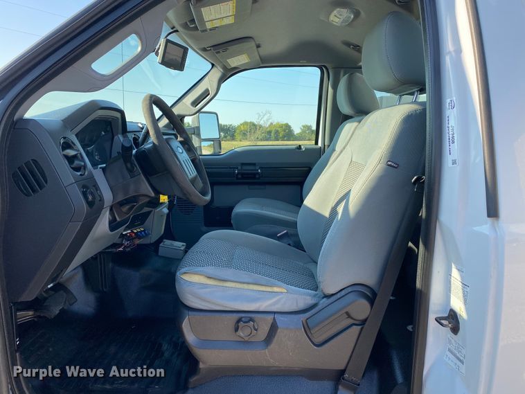 image for item JW9408 2012 Ford F550 Super Duty  bucket truck