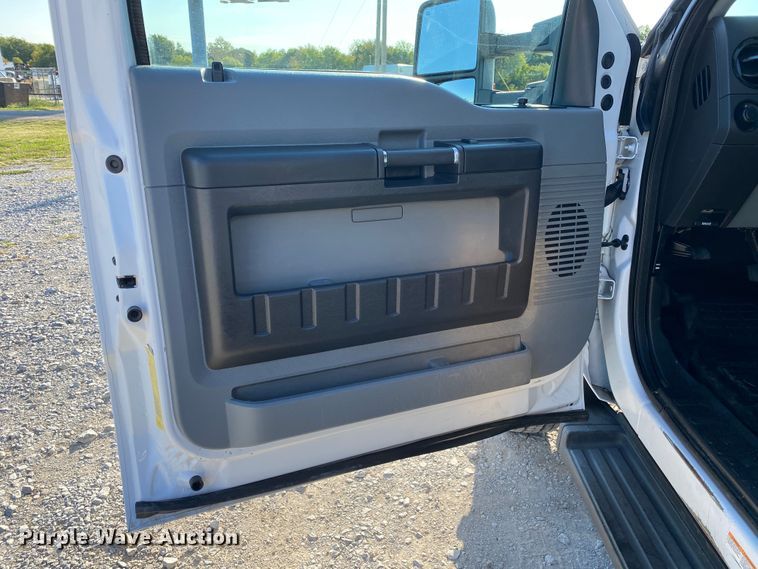 image for item JW9408 2012 Ford F550 Super Duty  bucket truck