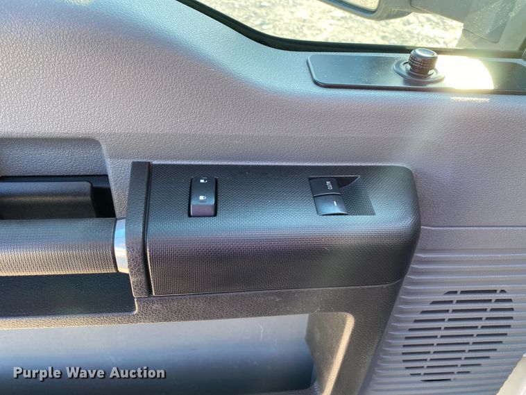 image for item JW9408 2012 Ford F550 Super Duty  bucket truck