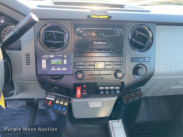 image for item JW9408 2012 Ford F550 Super Duty  bucket truck