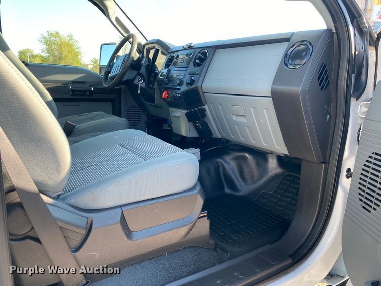 image for item JW9408 2012 Ford F550 Super Duty  bucket truck