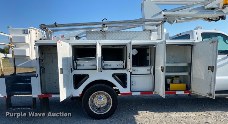 image for item JW9408 2012 Ford F550 Super Duty  bucket truck