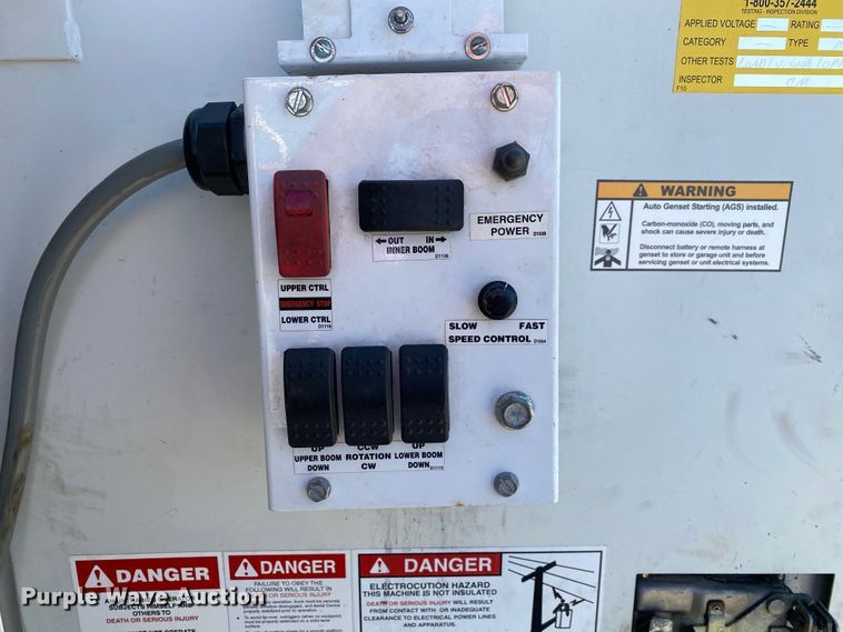 image for item JW9408 2012 Ford F550 Super Duty  bucket truck