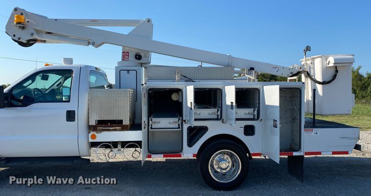 image for item JW9408 2012 Ford F550 Super Duty  bucket truck