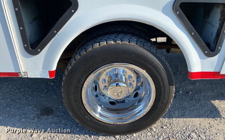 image for item JW9408 2012 Ford F550 Super Duty  bucket truck