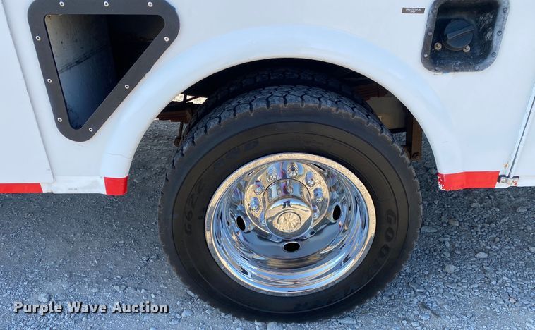 image for item JW9408 2012 Ford F550 Super Duty  bucket truck