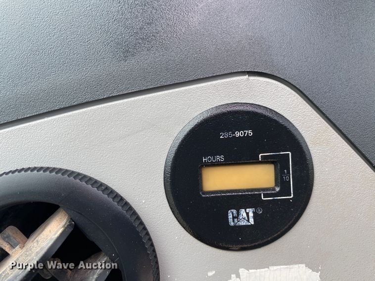 image for item JW9411 2011 Caterpillar 420EIT  backhoe