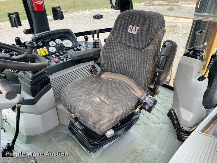 image for item JW9411 2011 Caterpillar 420EIT  backhoe