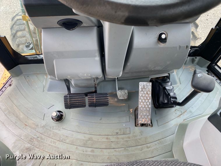 image for item JW9411 2011 Caterpillar 420EIT  backhoe