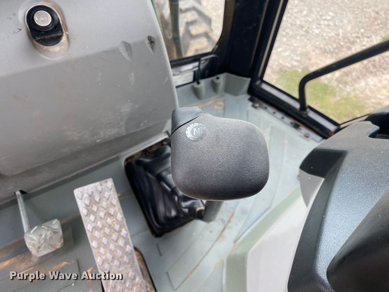 image for item JW9411 2011 Caterpillar 420EIT  backhoe