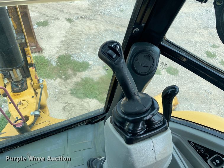 image for item JW9411 2011 Caterpillar 420EIT  backhoe