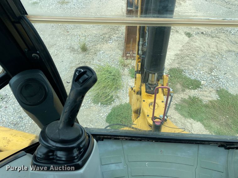 image for item JW9411 2011 Caterpillar 420EIT  backhoe