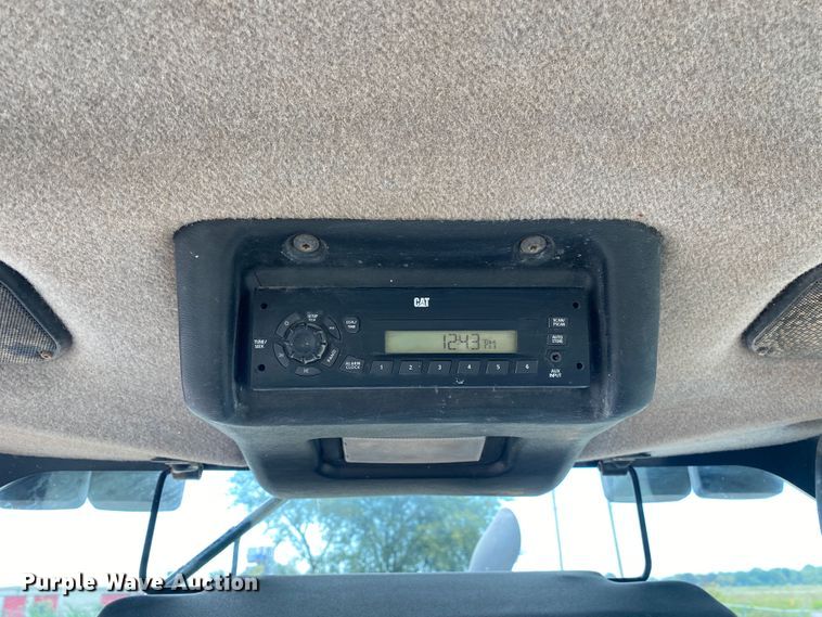 image for item JW9411 2011 Caterpillar 420EIT  backhoe