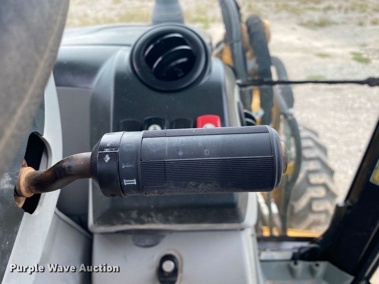 image for item JW9411 2011 Caterpillar 420EIT  backhoe