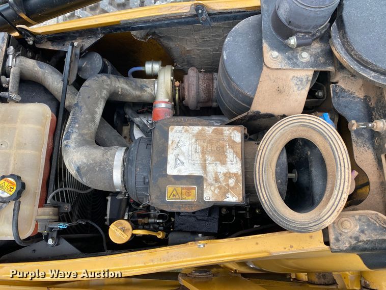 image for item JW9411 2011 Caterpillar 420EIT  backhoe