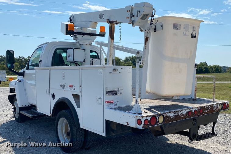 image for item JW9414 2003 Chevrolet C4500  bucket truck