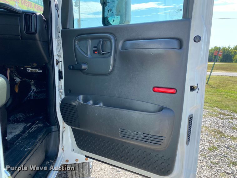 image for item JW9414 2003 Chevrolet C4500  bucket truck