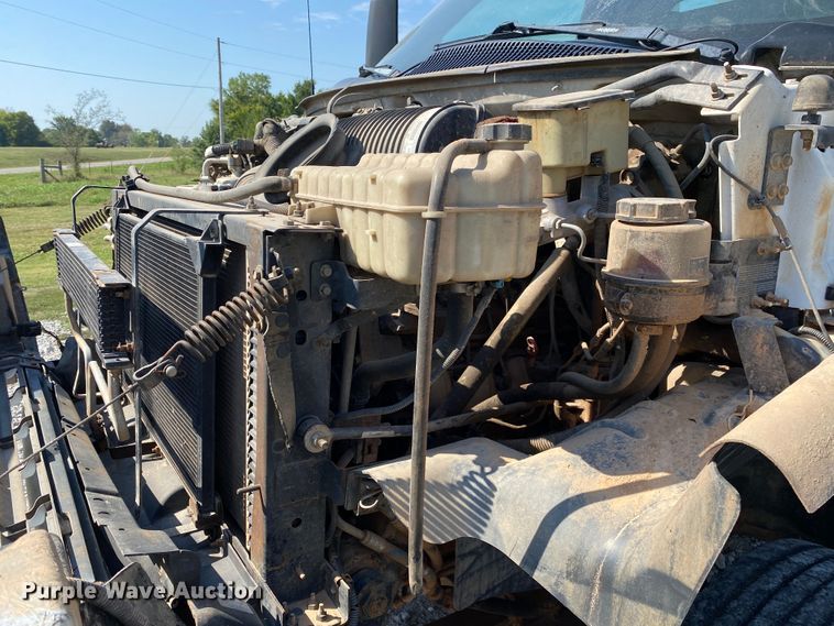 image for item JW9414 2003 Chevrolet C4500  bucket truck