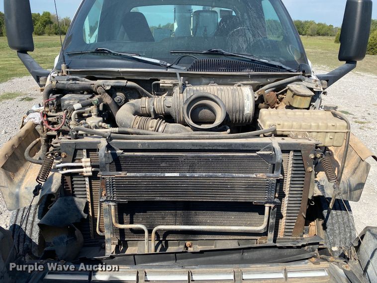 image for item JW9414 2003 Chevrolet C4500  bucket truck