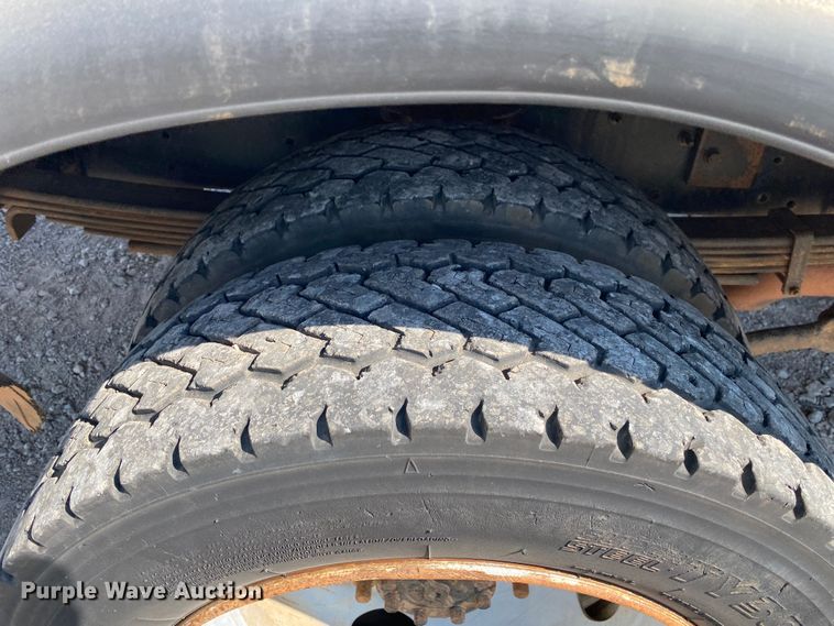 image for item JW9414 2003 Chevrolet C4500  bucket truck