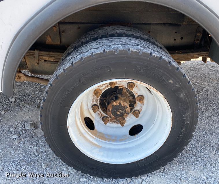 image for item JW9414 2003 Chevrolet C4500  bucket truck