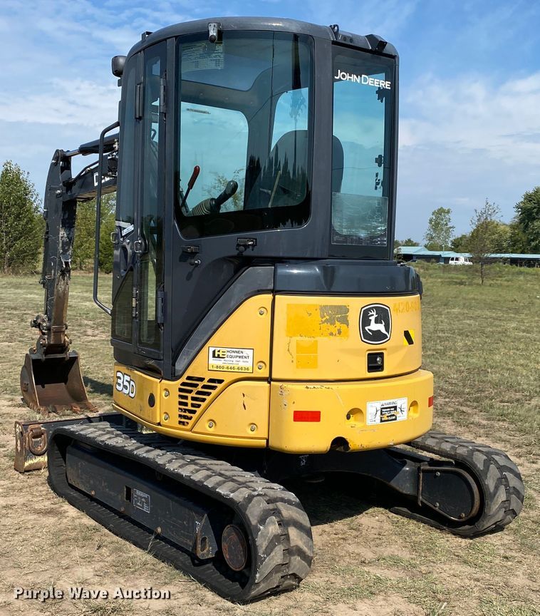 image for item JW9415 2013 John Deere 35D  mini excavator