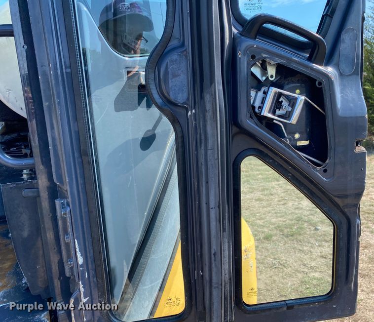 image for item JW9415 2013 John Deere 35D  mini excavator