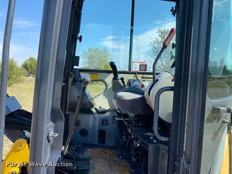 image for item JW9415 2013 John Deere 35D  mini excavator