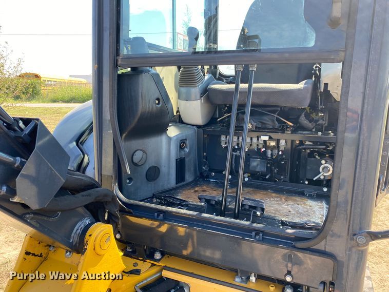 image for item JW9415 2013 John Deere 35D  mini excavator