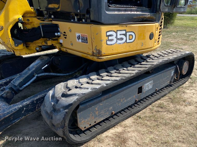 image for item JW9415 2013 John Deere 35D  mini excavator