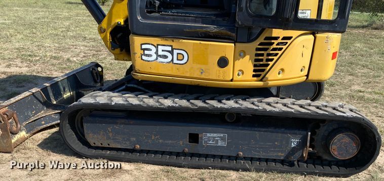 image for item JW9415 2013 John Deere 35D  mini excavator