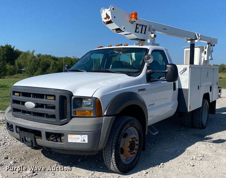 image for item JW9430 2005 Ford F550 Super Duty  bucket truck