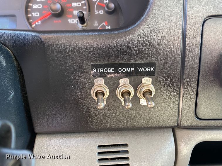 image for item JW9430 2005 Ford F550 Super Duty  bucket truck