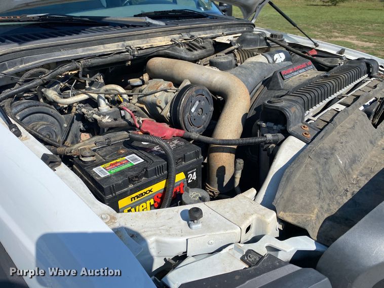 image for item JW9430 2005 Ford F550 Super Duty  bucket truck