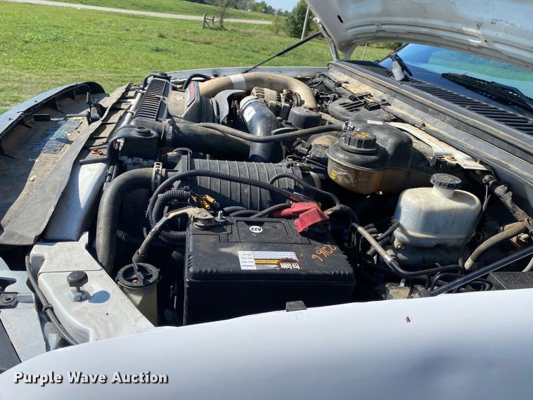 image for item JW9430 2005 Ford F550 Super Duty  bucket truck