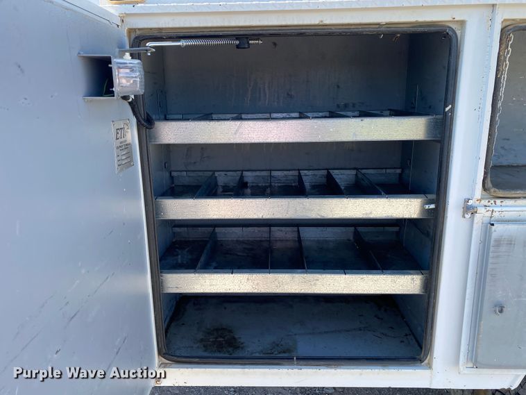 image for item JW9430 2005 Ford F550 Super Duty  bucket truck