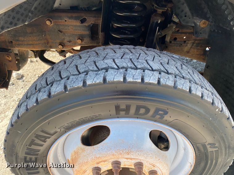 image for item JW9430 2005 Ford F550 Super Duty  bucket truck