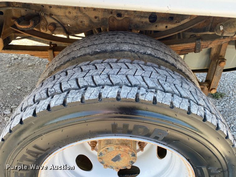 image for item JW9430 2005 Ford F550 Super Duty  bucket truck