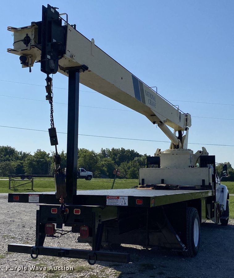 image for item JW9431 2007 Ford F750 Super Duty  crane truck