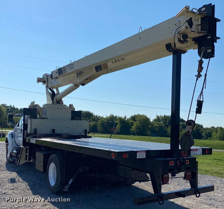 image for item JW9431 2007 Ford F750 Super Duty  crane truck