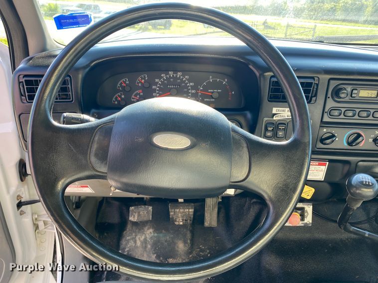 image for item JW9431 2007 Ford F750 Super Duty  crane truck