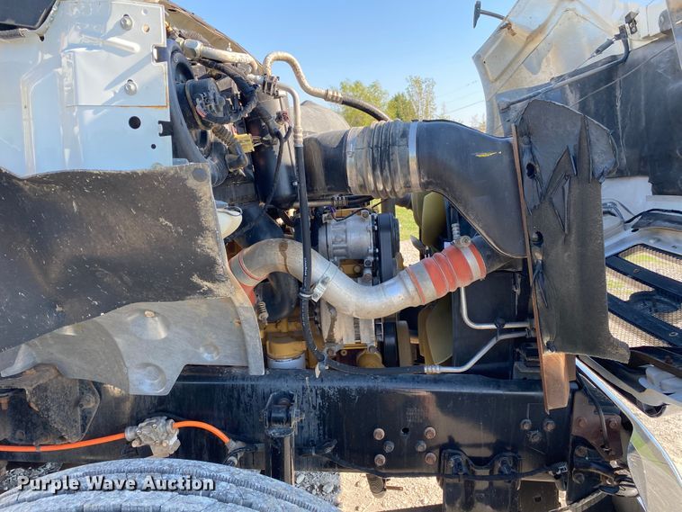 image for item JW9431 2007 Ford F750 Super Duty  crane truck