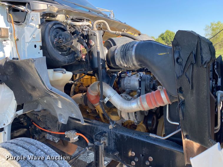 image for item JW9431 2007 Ford F750 Super Duty  crane truck