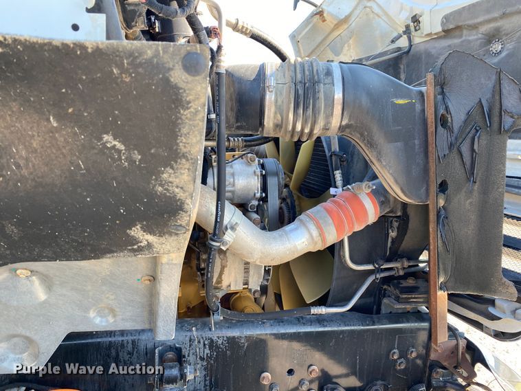 image for item JW9431 2007 Ford F750 Super Duty  crane truck